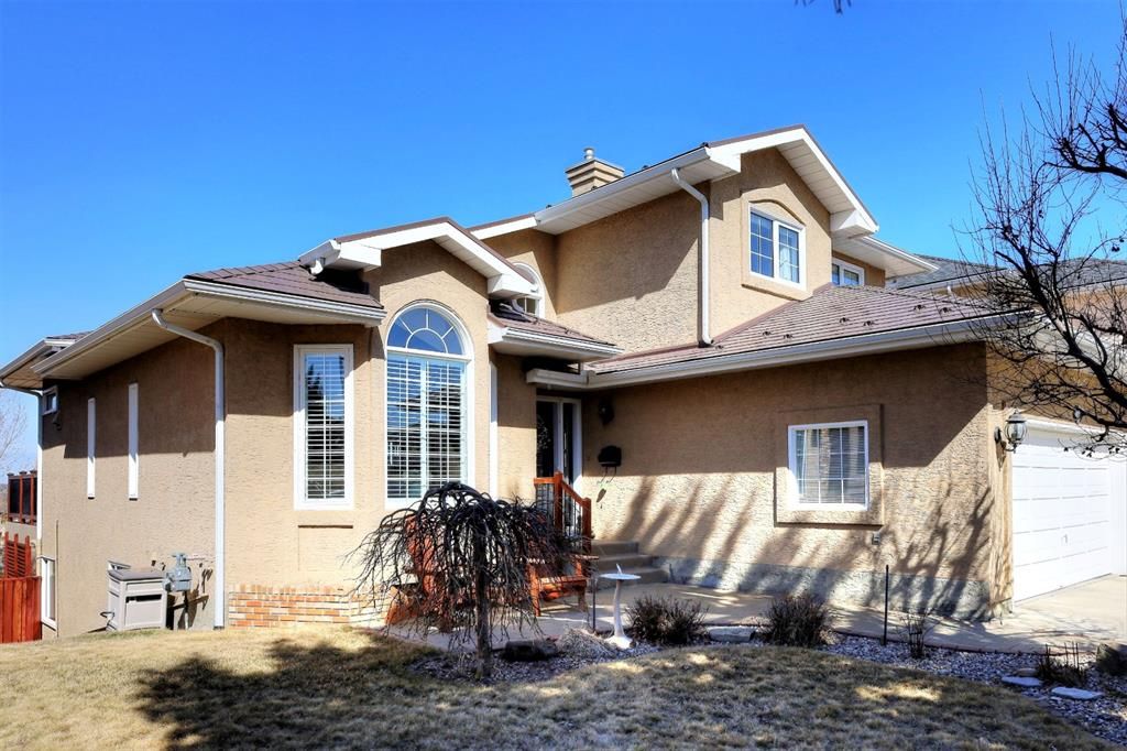 Main Photo: 319 Mt Sparrowhawk Place SE in Calgary: McKenzie Lake Detached for sale : MLS®# A1218013