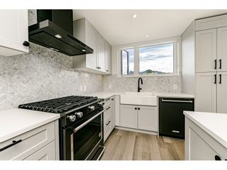 Photo 2: 421 525 E 2ND STREET in North Vancouver: Lower Lonsdale Townhouse for sale : MLS®# R2461578