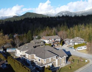 Main Photo: 3065 STARVIEW Place in Squamish: Tantalus House for sale : MLS®# R2867824