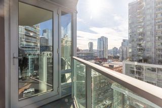 Photo 4: 1209 233 ROBSON Street in Vancouver: Downtown VW Condo for sale in "TV Tower2" (Vancouver West)  : MLS®# R2762426