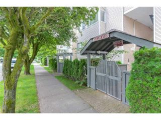 Photo 2: 3023 WILLOW Street in Vancouver: Fairview VW Townhouse for sale in "Willow West" (Vancouver West)  : MLS®# V1089484
