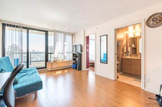 Photo 3: 2308 928 HOMER Street in Vancouver: Yaletown Condo for sale in "YALETOWN PARK" (Vancouver West)  : MLS®# R2181999