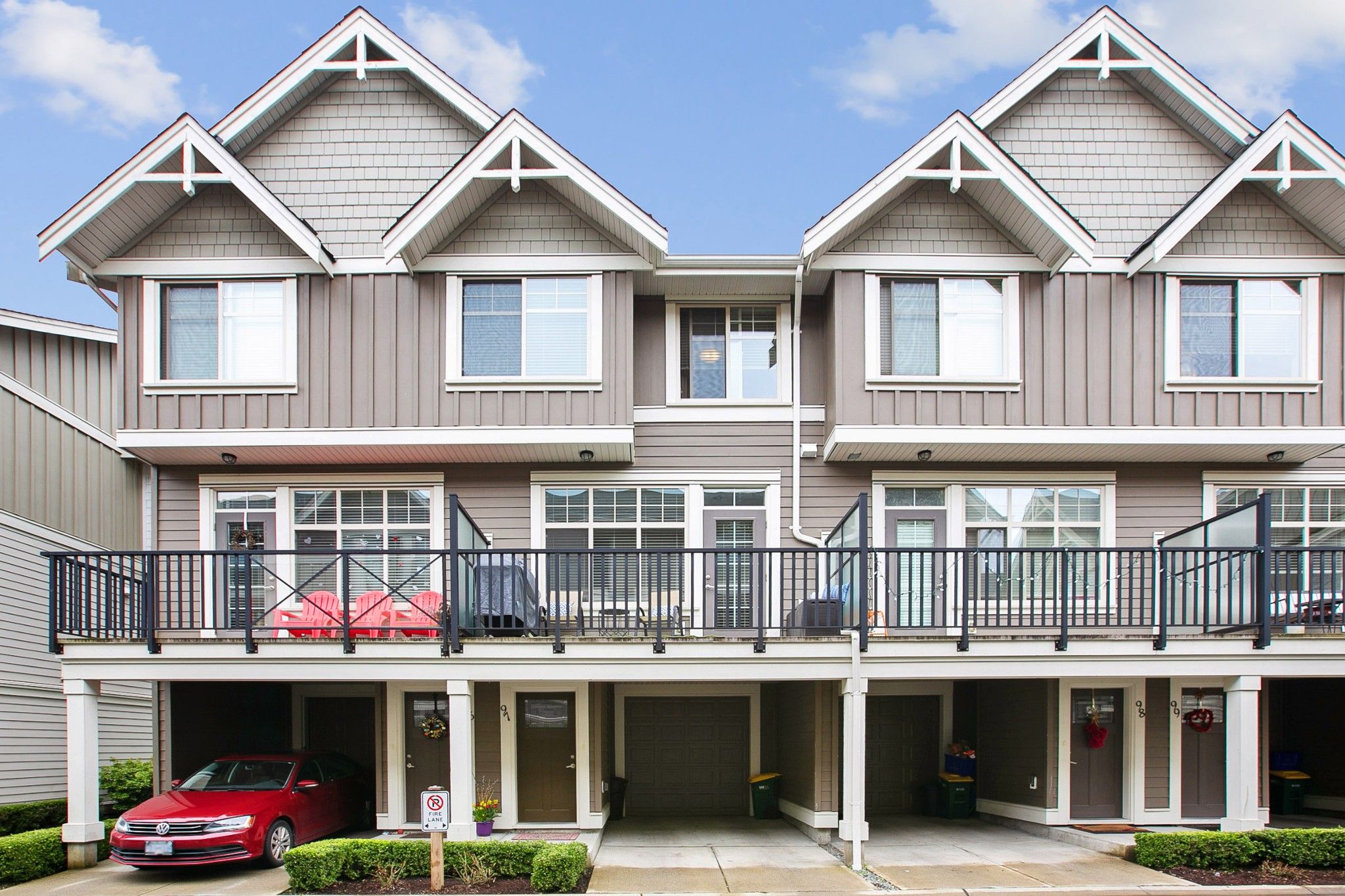 Main Photo: 97 19525 73 Avenue in Surrey: Clayton Townhouse for sale in "UPTOWN II" (Cloverdale)  : MLS®# R2680879