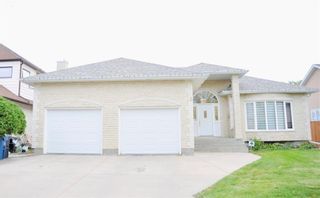 Photo 1: 15 Galaxy Way in Winnipeg: Seven Oaks Crossings Residential for sale (4H)  : MLS®# 202328286