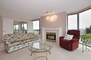 Photo 4: 901 32330 SOUTH FRASER Way in Abbotsford: Central Abbotsford Condo for sale in "TOWN CENTRE TOWER" : MLS®# R2770218