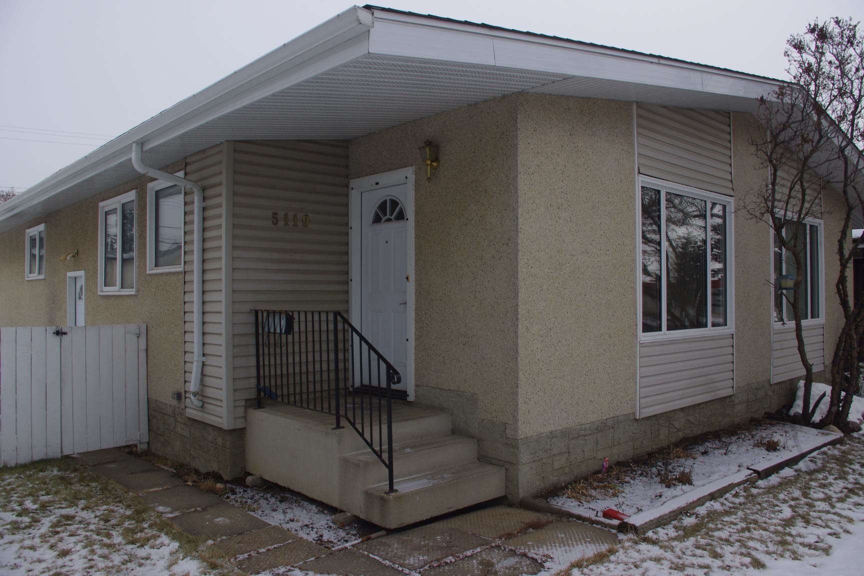 Main Photo: 5119 107 Street in Edmonton: Zone 15 House Half Duplex for sale : MLS®# E4271692