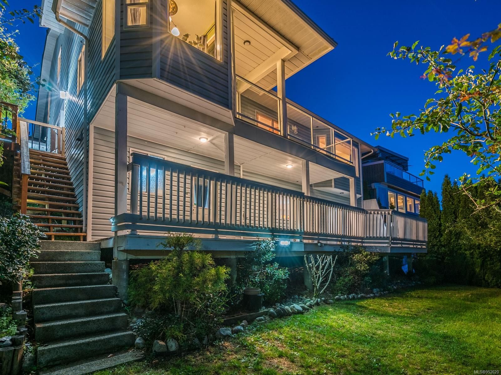 Main Photo: 329 S McLean St in Campbell River: CR Campbell River Central House for sale : MLS®# 952620