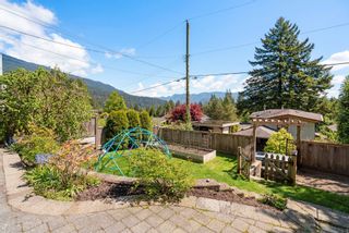 Photo 4: 1880 CLIFFWOOD Road in North Vancouver: Deep Cove House for sale : MLS®# R2774413