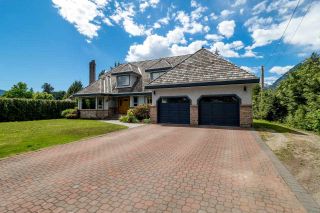 Photo 1: 2242 READ Crescent in Squamish: Garibaldi Highlands House for sale in "GARIBALDI ESTATES" : MLS®# R2067510