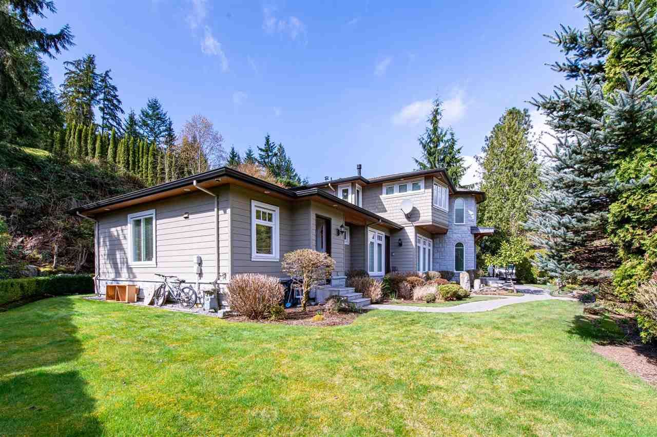 Main Photo: 760 BURLEY Drive in West Vancouver: Sentinel Hill House for sale : MLS®# R2557619