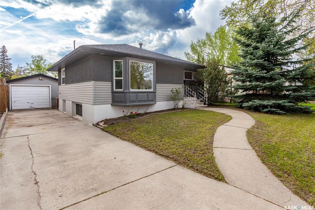 Main Photo: 2130 CUMBERLAND Avenue South in Saskatoon: Adelaide/Churchill Residential for sale : MLS®# SK907531