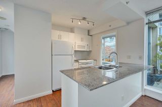 Photo 2: TH18 550 TAYLOR Street in Vancouver: Downtown VW Townhouse for sale in "THE TAYLOR" (Vancouver West)  : MLS®# R2753580