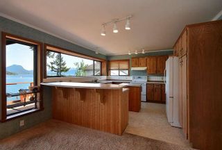 Photo 11: 392 SKYLINE Drive in Gibsons: Gibsons & Area House for sale (Sunshine Coast)  : MLS®# R2238412