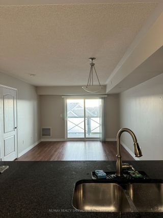 Photo 4: 411 1005 Nadalin Heights in Milton: Willmont Condo for lease : MLS®# W8490474