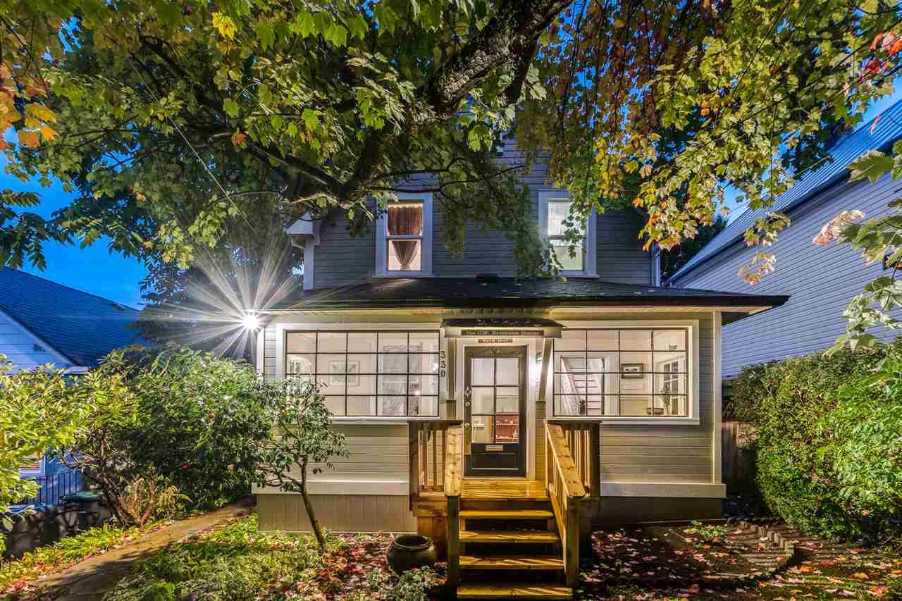 Main Photo: 344 Strand Avenue in New Westminster: Sapperton House for sale