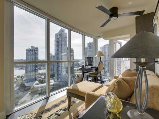 Photo 2: 2302 388 DRAKE Street in Vancouver: Yaletown Condo for sale in "GOVERNOR'S TOWER" (Vancouver West)  : MLS®# R2071995