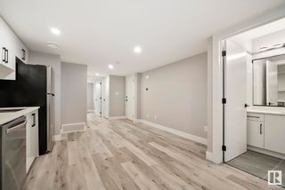 Photo 37: #2 10505 63 Avenue in Edmonton: Zone 15 House Half Duplex for sale : MLS®# E4372226