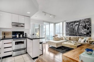Photo 4: 1409 1500 HOWE Street in Vancouver: Yaletown Condo for sale in "THE DISCOVERY" (Vancouver West)  : MLS®# R2119091
