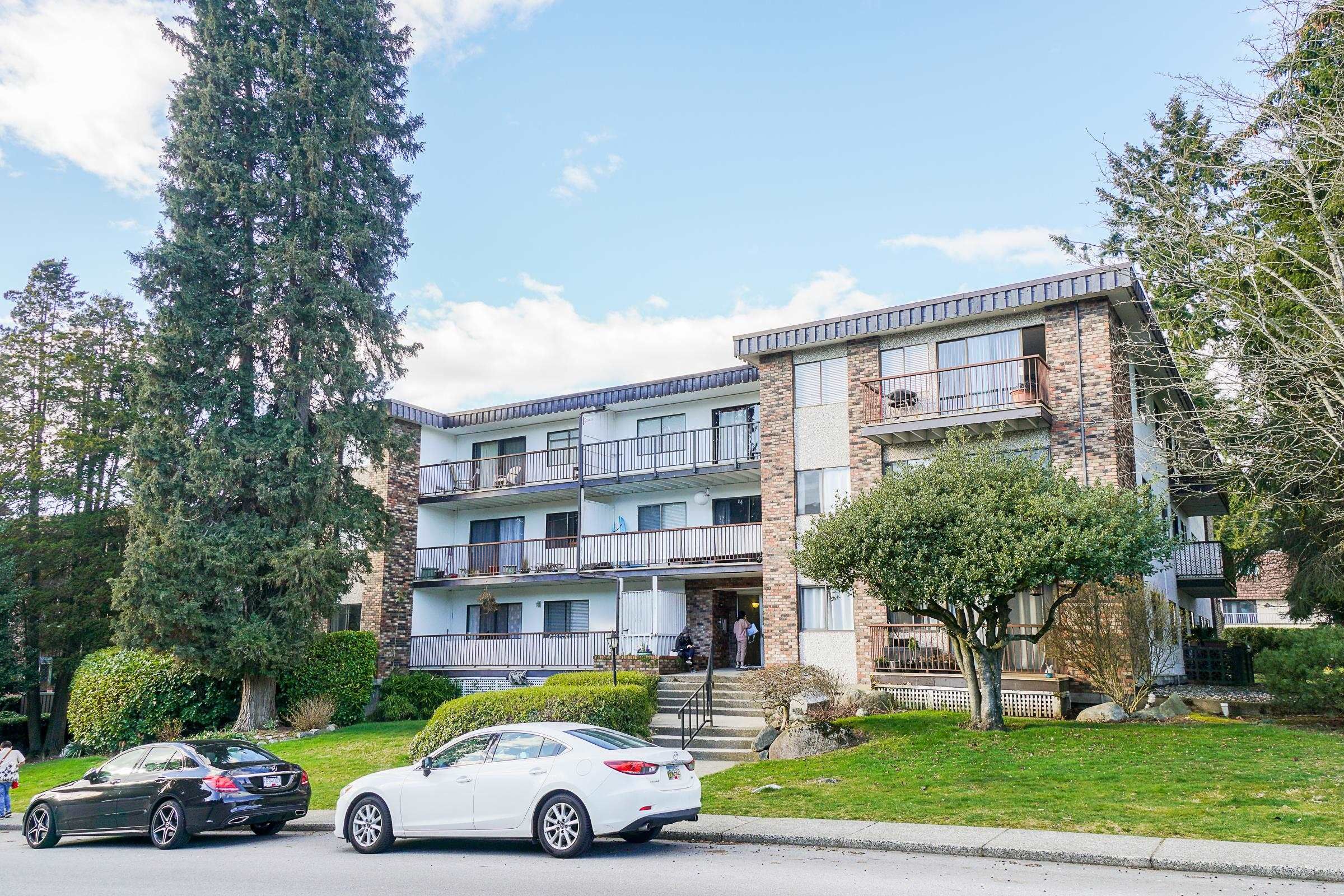 Main Photo: 208 160 E 19TH Street in North Vancouver: Central Lonsdale Condo for sale in "Chateau Pacific" : MLS®# R2680519