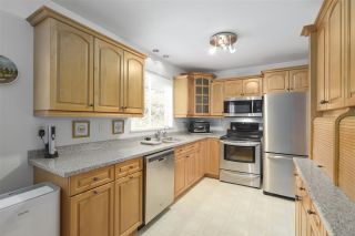 Photo 4: 101 235 KEITH Road in West Vancouver: Cedardale Townhouse for sale in "SPURWAY GARDENS" : MLS®# R2393572