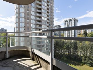 Photo 8: 1308 9623 MANCHESTER Drive in Burnaby: Cariboo Condo for sale in "STRATHMORE TOWERS" (Burnaby North)  : MLS®# R2878255