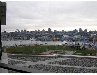 Photo 2: 502 583 BEACH CR in Vancouver: False Creek North Condo for sale in "TWO PARKWEST" (Vancouver West)  : MLS®# V574871