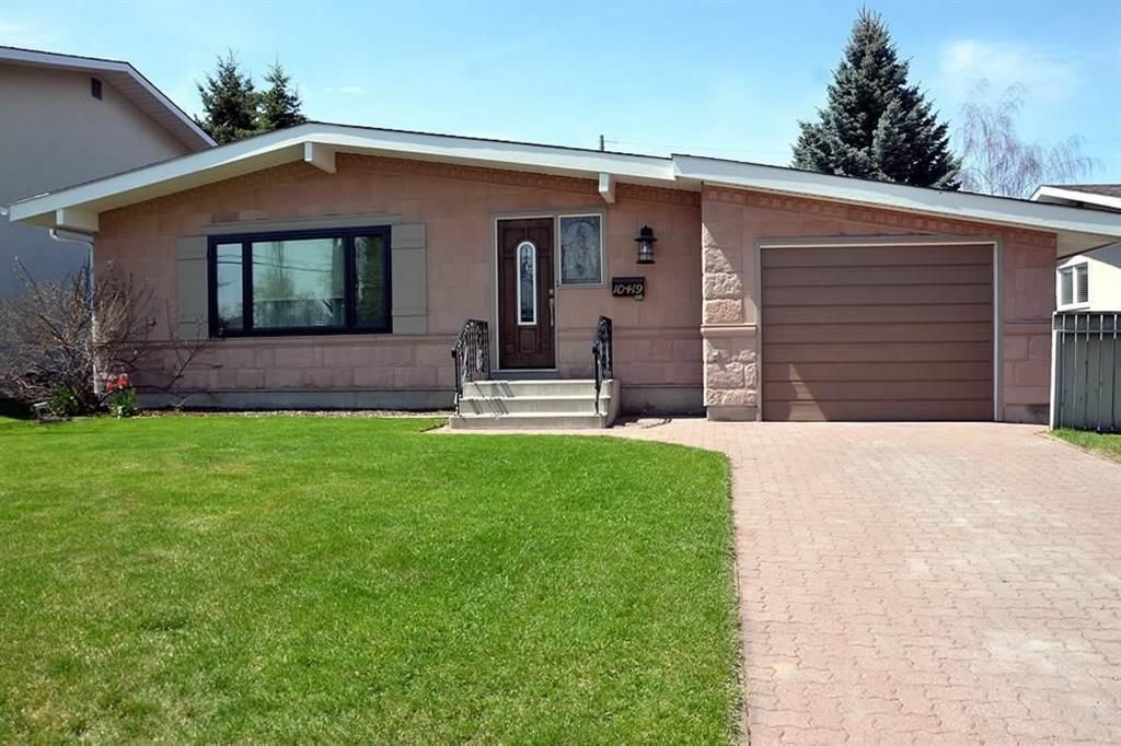 Main Photo: 10419 2 Street SE in Calgary: Willow Park Detached for sale : MLS®# C4296680
