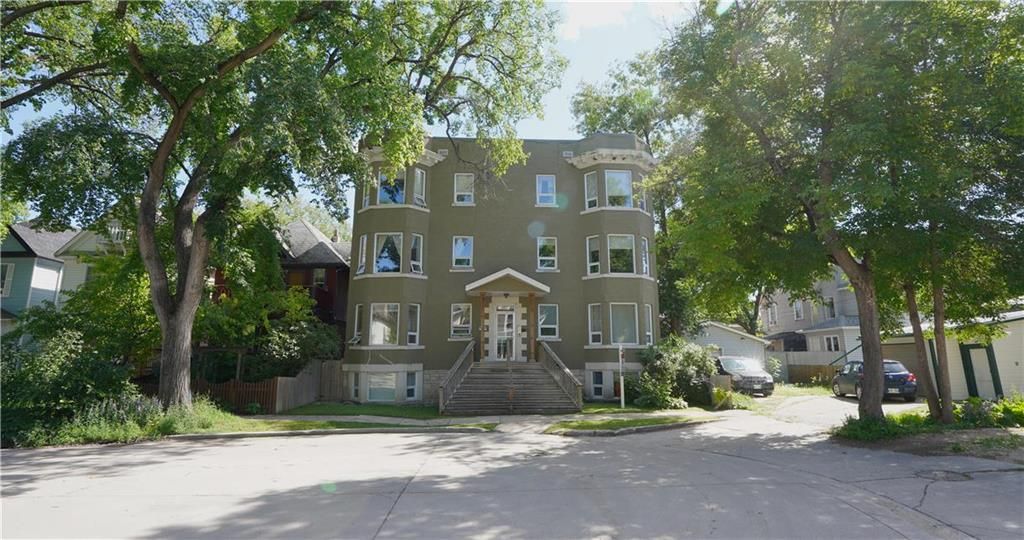 Main Photo: 12 52 Fawcett Avenue in Winnipeg: Wolseley Condominium for sale (5B)  : MLS®# 202218110