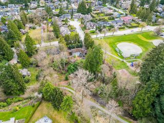 Photo 11: 7691 GOVERNMENT Road in Burnaby: Government Road House for sale in "GOVERNMENT ROAD AREA" (Burnaby North)  : MLS®# R2770829
