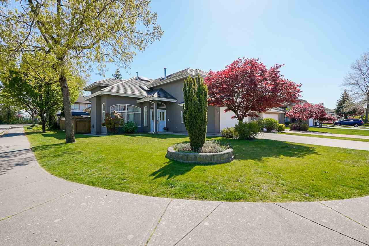 Main Photo: 1278 RAMA Avenue in New Westminster: Queensborough House for sale : MLS®# R2572003