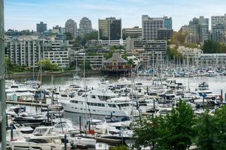 Photo 24: 602 193 AQUARIUS Mews in Vancouver: Yaletown Condo for sale in "Marinaside Resort" (Vancouver West)  : MLS®# R2715184