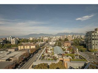 Photo 11: 206 1445 MARPOLE Avenue in Vancouver: Fairview VW Condo for sale in "HYCROFT TOWERS" (Vancouver West)  : MLS®# V1090096