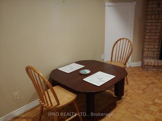 Photo 2: Lower 108 Sussex Avenue in Toronto: University House (3-Storey) for lease (Toronto C01)  : MLS®# C6071724