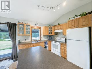 Photo 3: 5474 TATTON STATION ROAD in 100 Mile House: House for sale : MLS®# R2802269