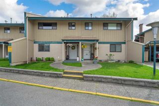 Photo 2: 46 5850 177B Street in Surrey: Cloverdale BC Townhouse for sale in "Dogwood Gardens" (Cloverdale)  : MLS®# R2577262