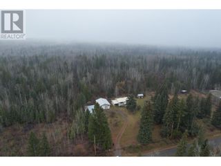 Photo 2: 2019 RAWLINGS ROAD in Quesnel: House for sale : MLS®# R2846611