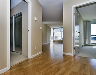Photo 2: 1803 7077 BERESFORD Street in Burnaby: VBSHG Condo for sale in "CITY CLUB" (Burnaby South)  : MLS®# V698646