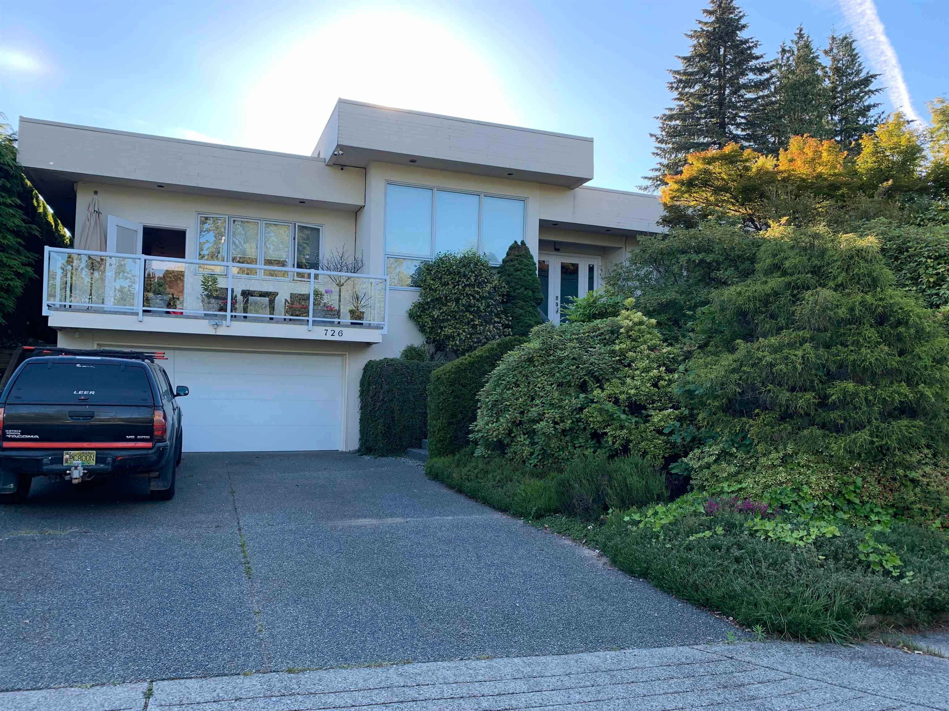 Main Photo: 726 GUILTNER STREET in Coquitlam: Coquitlam West House for sale : MLS®# R2746814