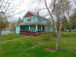 Photo 2: 241 Main Street in Berwick: 404-Kings County Residential for sale (Annapolis Valley)  : MLS®# 201912933