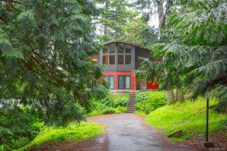 Photo 1: 3322 Fulton Rd in Colwood: Co Triangle House for sale : MLS®# 842394