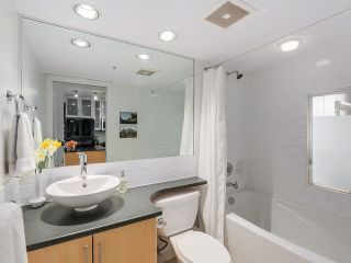 Photo 8: 707 1225 RICHARDS Street in Vancouver: Downtown VW Condo for sale in "THE EDEN" (Vancouver West)  : MLS®# V1112372