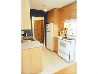 Photo 4: 106 131 W 4TH Street in North Vancouver: Lower Lonsdale Condo for sale in "NOTTINGHAM PLACE" : MLS®# V1069203
