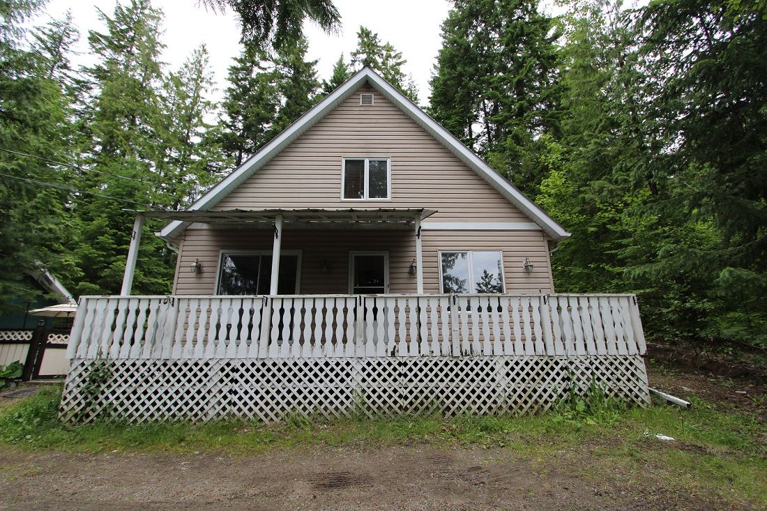 Main Photo: 7221 Birch Close in Anglemont: North Shuswap House for sale (Shuswap)  : MLS®# 10208181