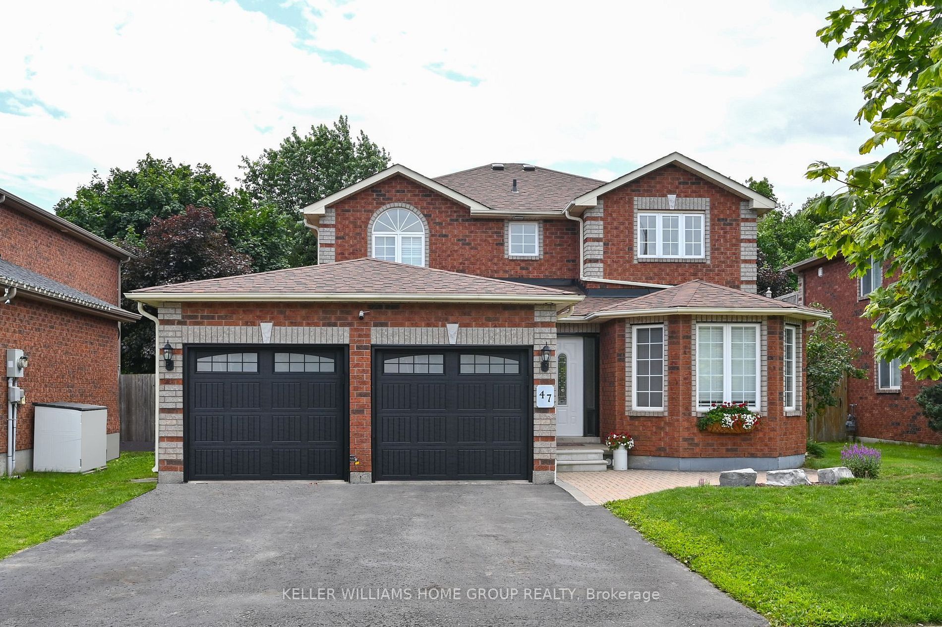 Main Photo: 47 White Elm Road in Barrie: Holly House (2-Storey) for sale : MLS®# S6678176