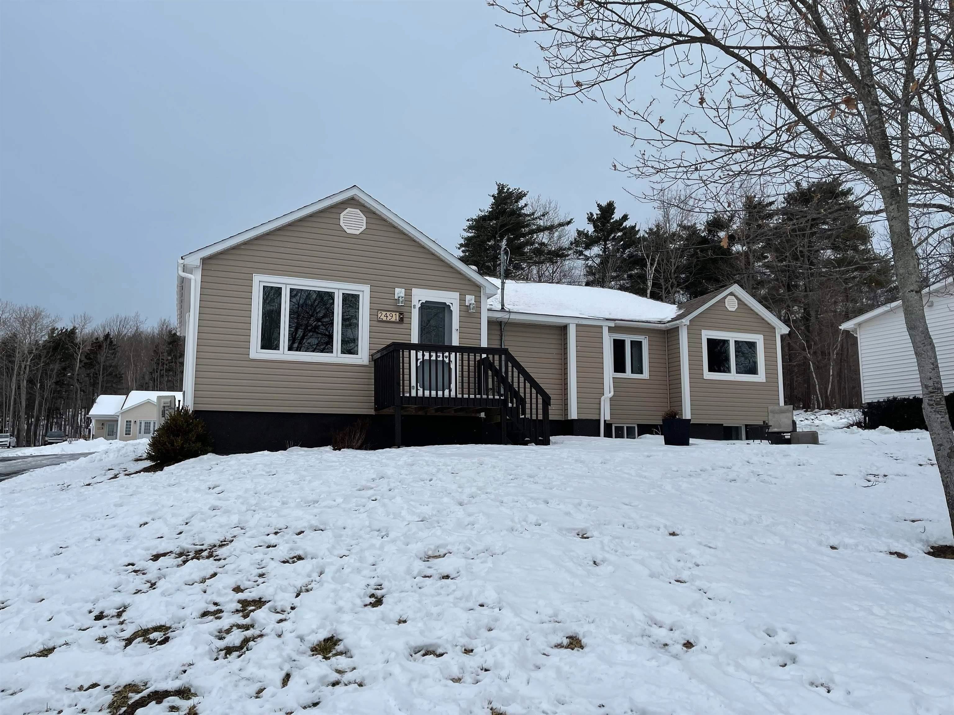 Main Photo: 2491 Westville Road in Westville: 108-Rural Pictou County Residential for sale (Northern Region)  : MLS®# 202200565