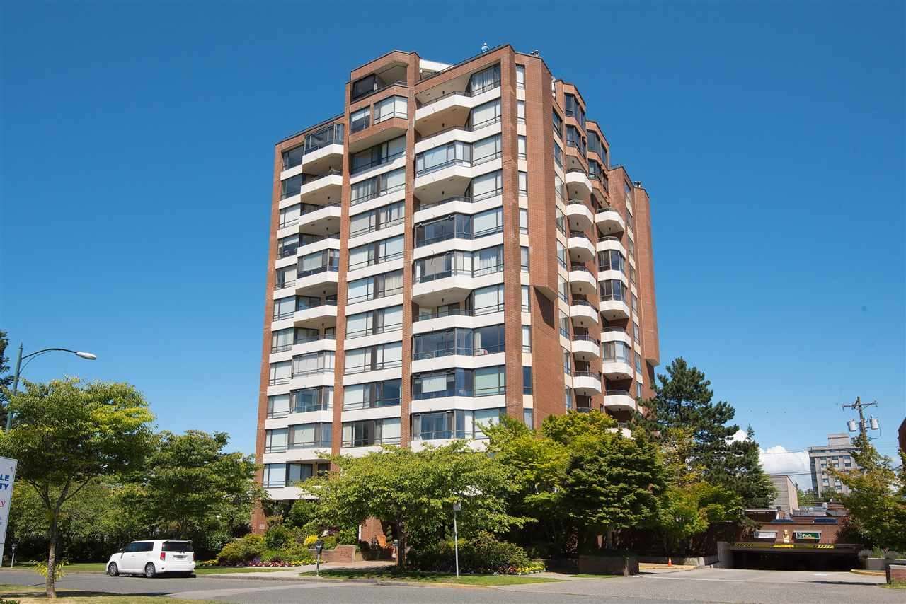Main Photo: 404 2189 W 42ND Avenue in Vancouver: Kerrisdale Condo for sale in "Governor Point" (Vancouver West)  : MLS®# R2112248