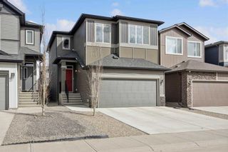 Photo 2: 42 Wolf Hollow Way SE in Calgary: C-281 Detached for sale : MLS®# A2124565