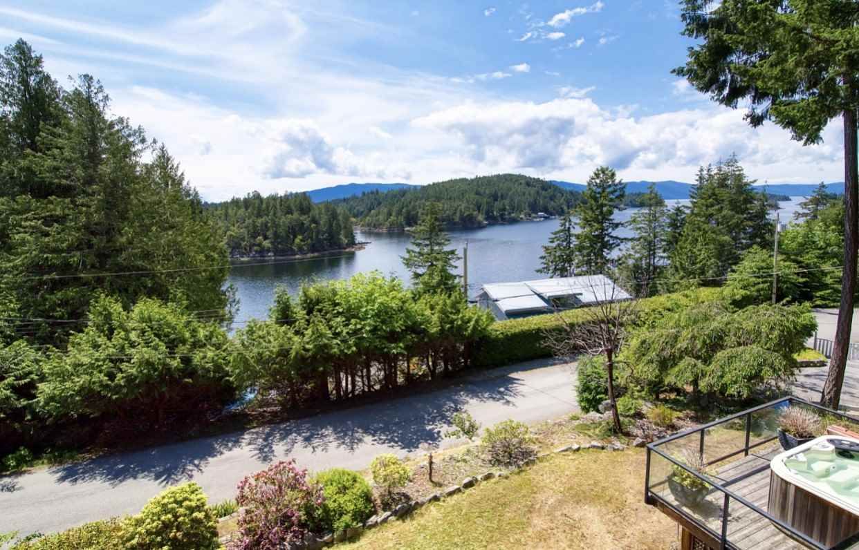 Main Photo: 5024 PANORAMA DRIVE in : Pender Harbour Egmont House for sale : MLS®# R2463464