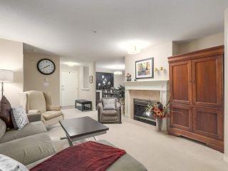 Photo 5: 206 1144 STRATHAVEN Drive in North Vancouver: Northlands Condo for sale in "Strathaven" : MLS®# R2217915