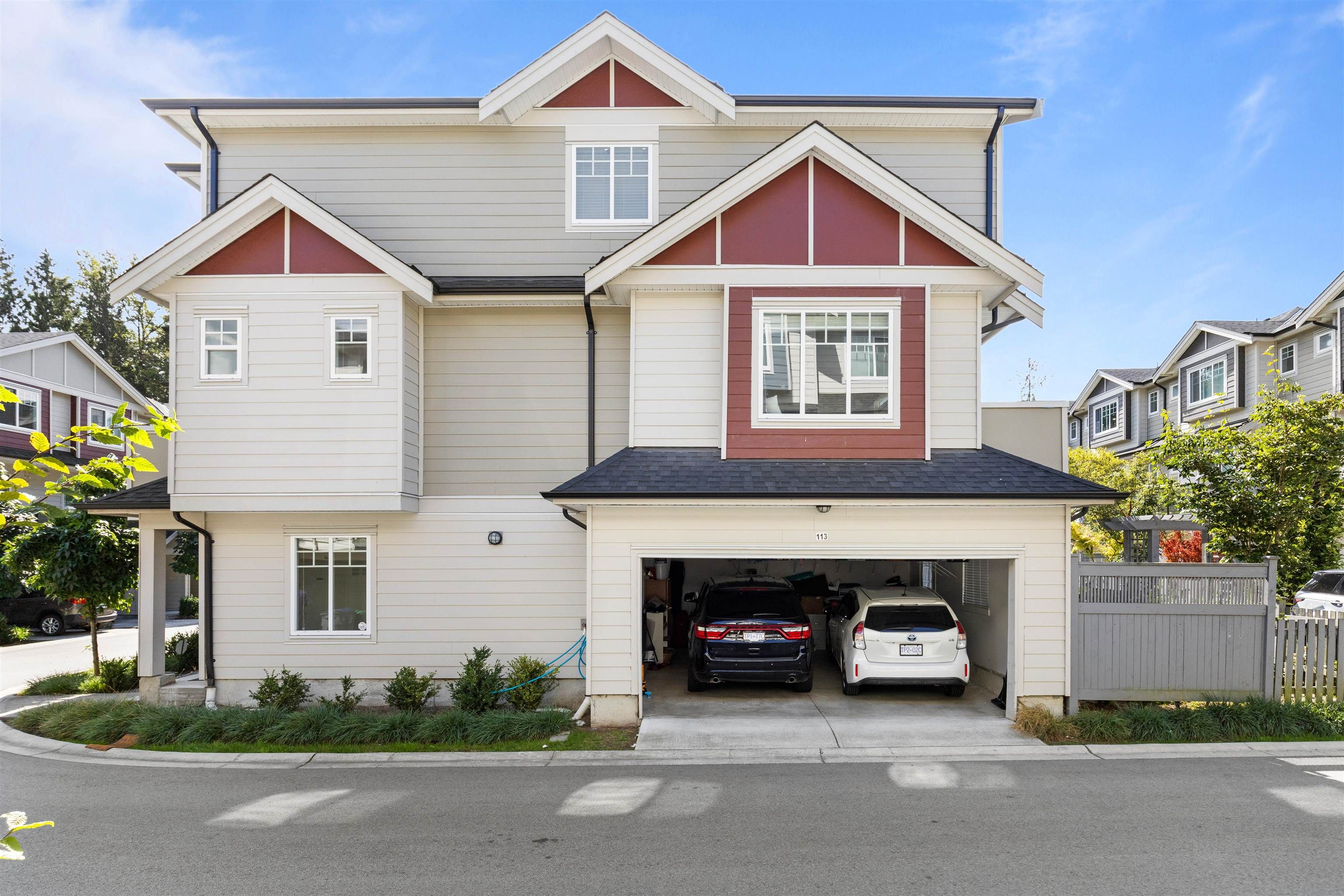 Main Photo: 113 13898 64 Avenue in Surrey: Sullivan Station Townhouse for sale : MLS®# R2824432